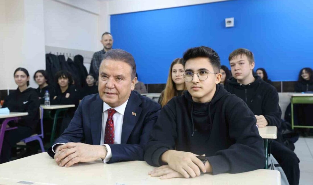 ANTALYA BÜYÜKŞEHİR BELEDİYE BAŞKANI MUHİTTİN BÖCEK’DEN GENÇLERE ÖĞÜT