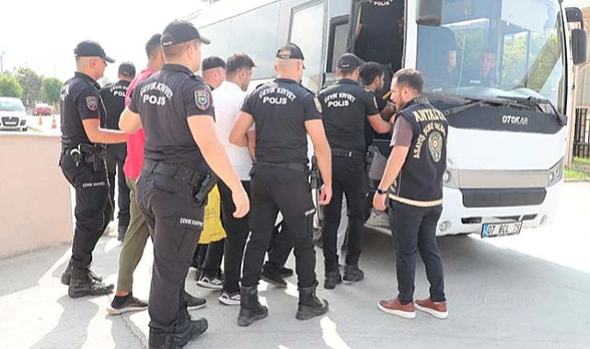 Antalya'da Eş Zamanlı Operasyon: 171 Kişi Yakalandı