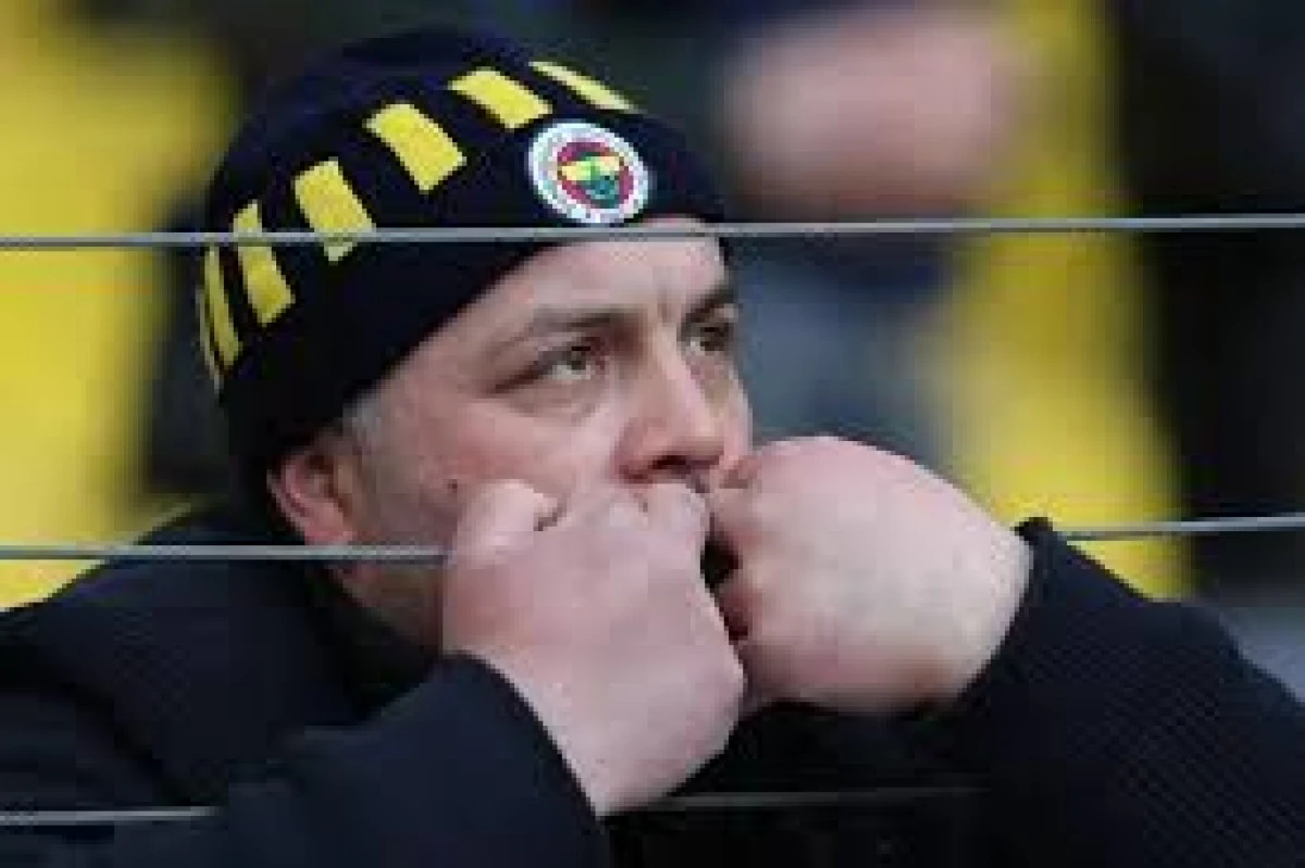 FENERBAHÇE TARAFTARLARINI KARA KARA DÜŞÜNDÜREN FUTBOLCUNUN DÖNECEĞİ BELLİ OLDU