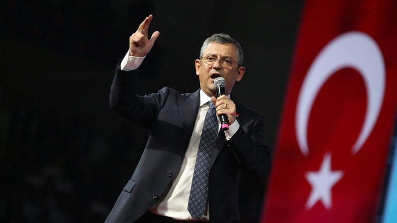 ÖZEL'DEN TBMM'DEN GEÇEN BAŞIBOŞ KÖPEK DÜZENLEMESINE ILK YORUM: ANAYASA MAHKEMESI'NE GIDECEĞIZ