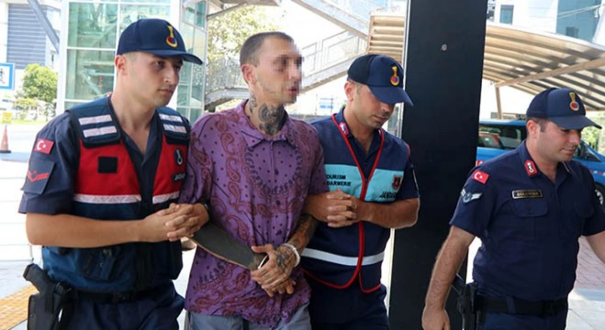 Alanya'da bıçaklı kavgada Rus kadın hayatını kaybetti