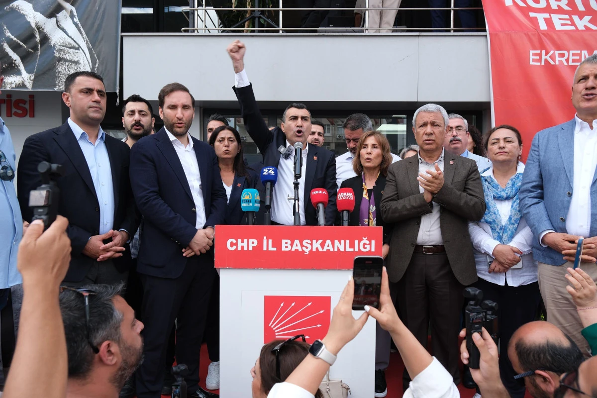 ADANA İL BAŞKANI ANIL TANBUROĞLU, ÖZGÜR ÖZEL'E YAPILAN SALDIRIYA İLİŞKİN AÇIKLAMADA BULUNDU