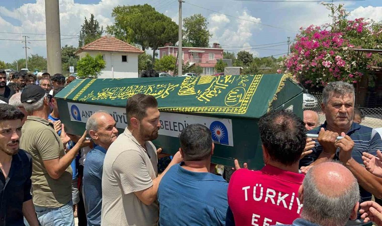 FUTBOL ANTRENÖRÜ SAMET ÖZCAN, HALI SAHA MAIÇI SORASINDA FENALAŞIP HAYATINI KAYBETTİ