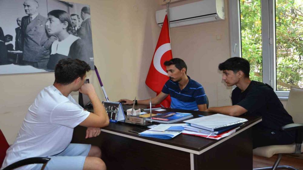 ÜNİVERSİTE ADAYLARINA TERCİH DESTEĞİ
