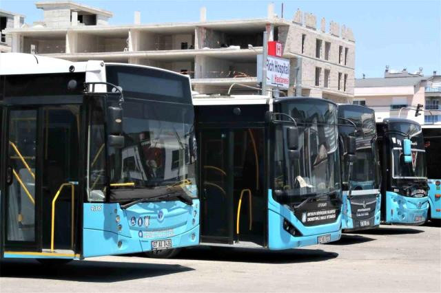 TURİZM SEZONUNU AÇAN ANTALYA'DA, 17 BİN TL MAAŞLA OTOBÜS ŞOFÖRÜ BULUNAMIYOR