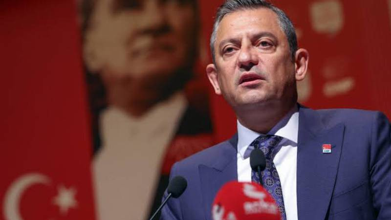 CHP İÇERİSİNDEN ÖZGÜR ÖZEL'E BASKI VAR: ÇÖZÜM İÇİN ERDOĞAN'LA GÖRÜŞ, DURUM ÇOK KÖTÜ