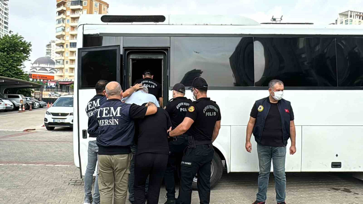MERSİN'DE DEAŞ OPERASYONU: 9 ŞÜPHELİ ADLİYEYE SEVK EDİLDİ.