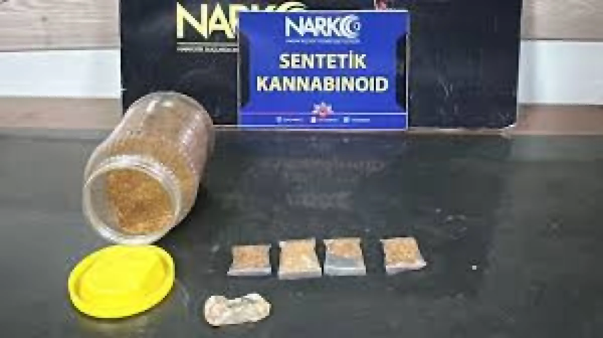 Adana'da Uyuşturucu Ticareti Yapan İki Şüpheli Tutuklandı
