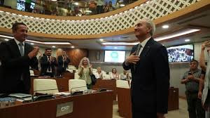 TAHLİYE OLAN KEPEZ BELEDİYE BAŞKANI BÜYÜKŞEHİR MECLİSİ'NDE