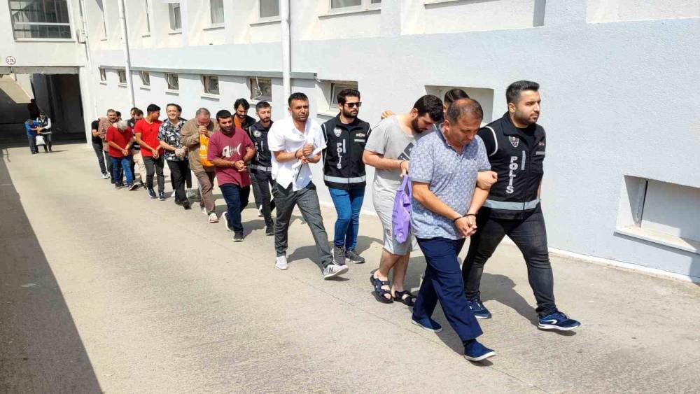 UYUŞTURUCU ETKİLİ İLAÇLARI SATAN 7 ŞÜPHELİ TUTUKLANDI