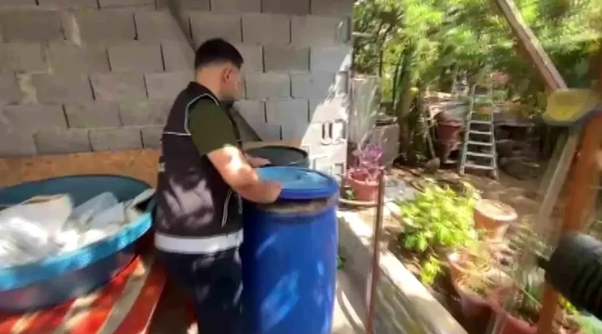 Adana'da 2 Bin 930 Litre Kaçak İçki Ele Geçirildi