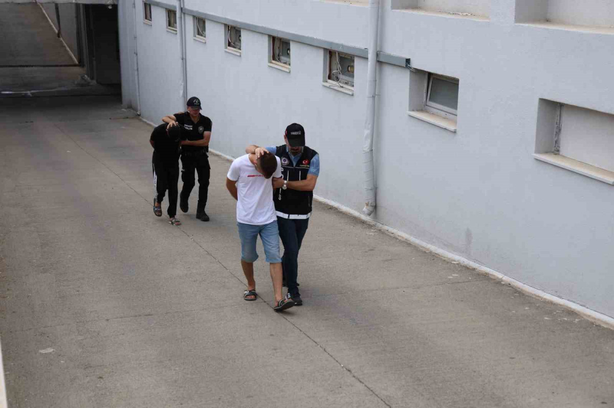 ADANA’DA 2 TORBACI TUTUKLANDI