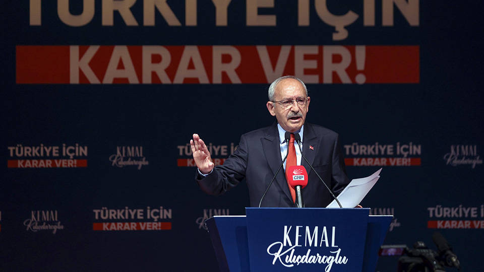 DEPREMİN YERLE BİR ETTİĞİ HATAY'A GİDEN KILIÇDAROĞLU İKTİDARA SESLENDİ
