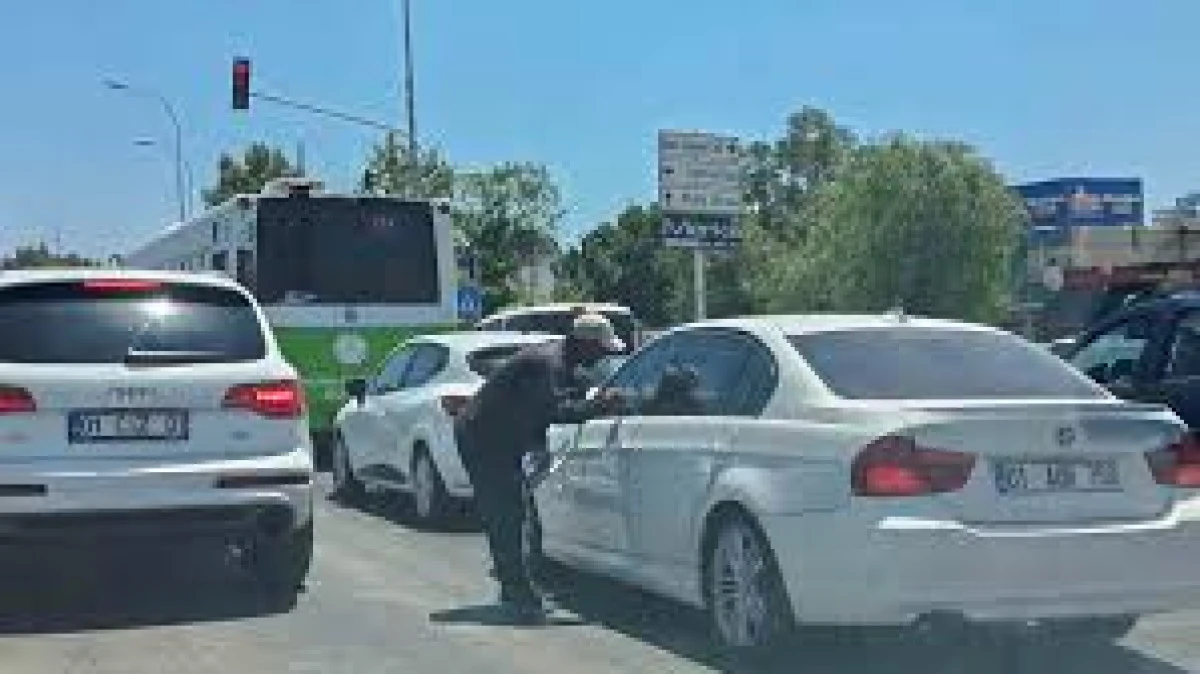 ADANA’DA CAM SİLİCİ TEHDİTİ: PARA ALAMAYINCA ÇILGINA DÖNÜYORLAR