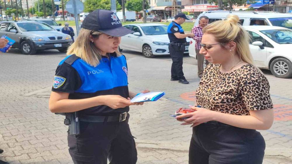POLİS VATANDAŞI PARASINI KAPTIRMAMASI İÇİN ATM ÖNÜNDE UYARDI