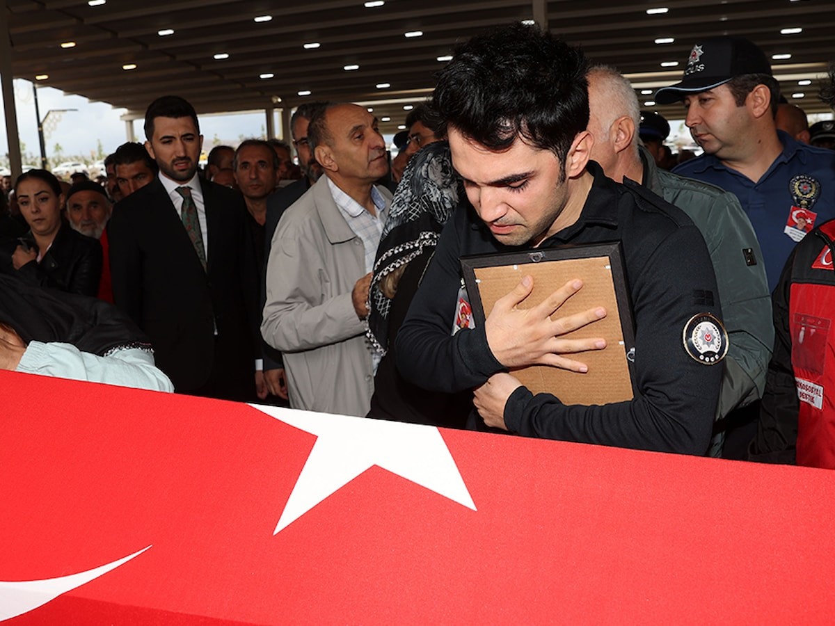 SEMİH YILMAZ'DAN ŞEHİT OLAN EŞİNE VEDA: ŞEHADETİN KUTLU OLSUN CANIM SEVGİLİM