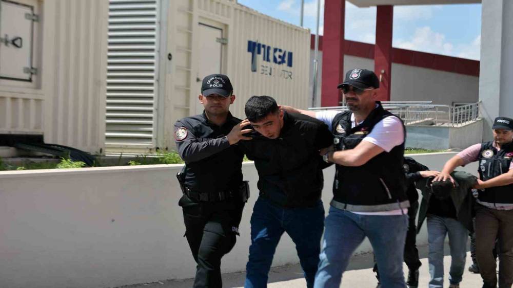 Adana’da torbacılık yaptığı öne sürülen 6 zanlı tutuklandı