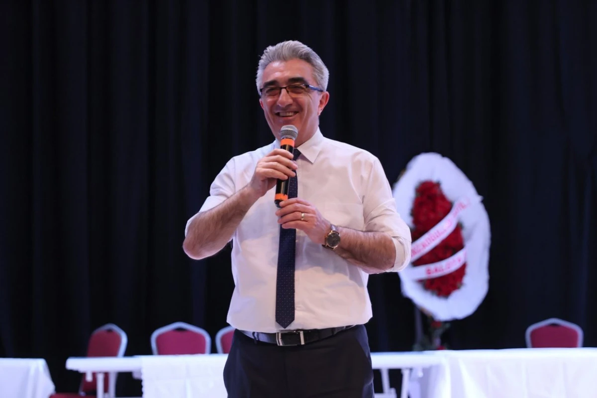 BAYRAMPAŞA BELEDİYESİ'NE OPERASYON! BAŞKANI HASAN MUTLU GÖZALTINA ALINDI