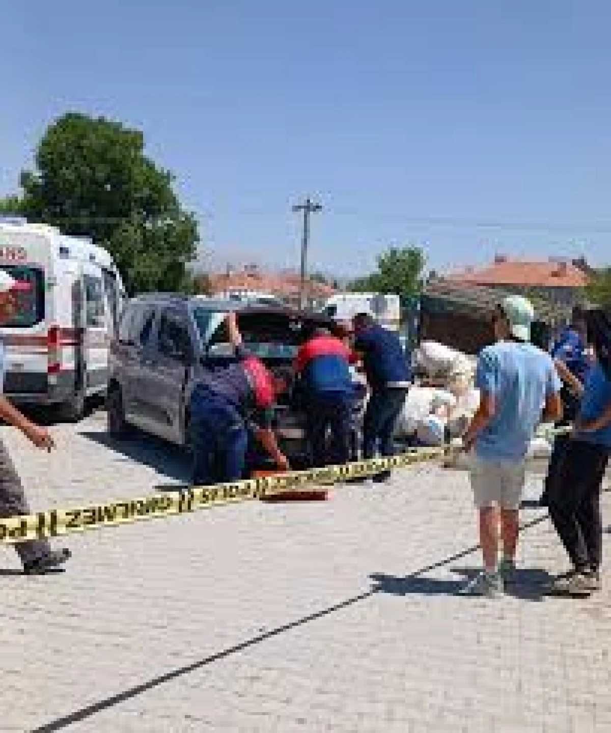 Burdur'da Traktör ile Hafif Ticari Araç Çarpıştı: 7 Yaralı