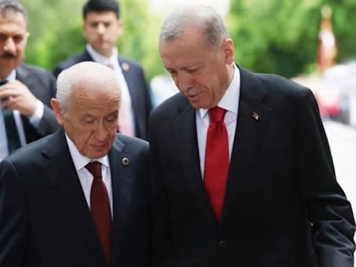 CUMHUR İTTİFAKI'NDAN YEREL SEÇİM İÇİN İZMİR VE ANTALYA PLANI! 2 SÜRPRİZ İSİM GÜNDEMDE