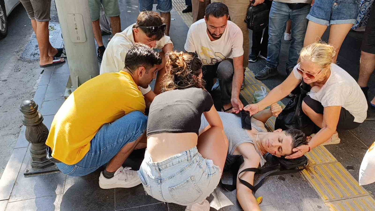 EHLİYETSİZ MOTOSİKLET SÜRÜCÜ YAYAYA ÇARPTI, 27 BİN TL CEZA YEDİ