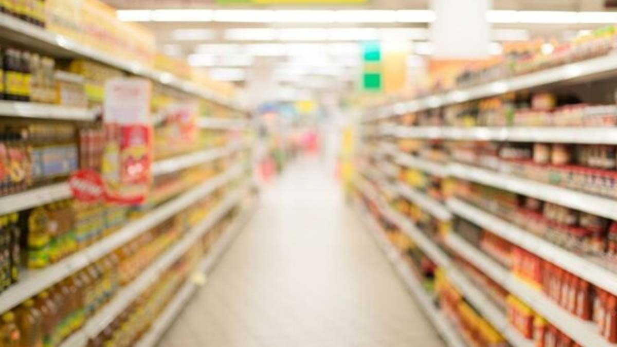 MARKETLERDE ETİKETLER IŞIK HIZIYLA DEĞİŞTİ, SOSYAL MEDYADAN TEPKİ YAĞDI