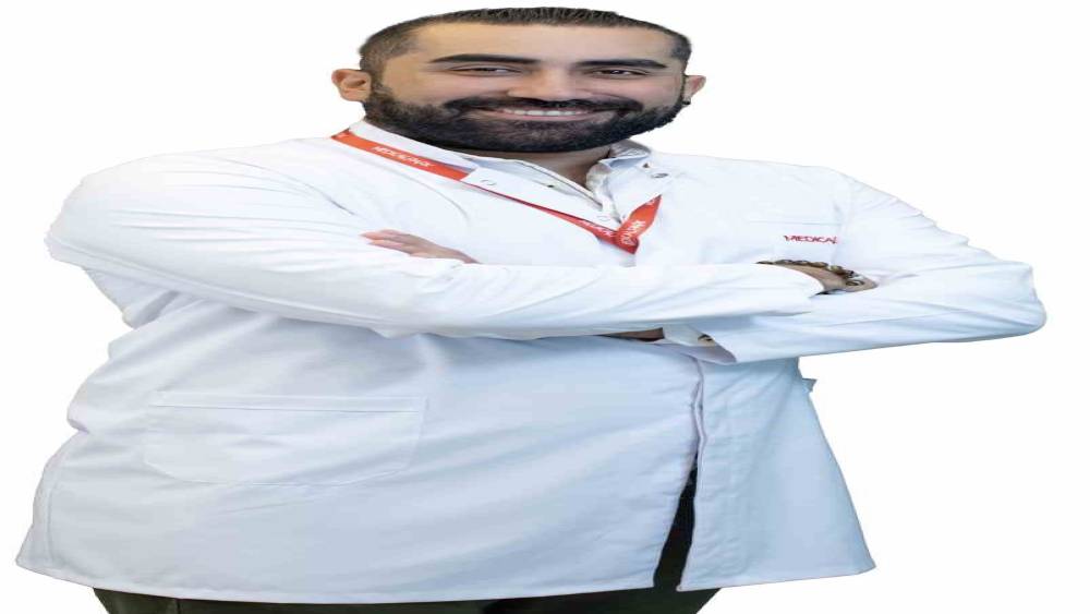 UZMANI MEME PROTEZİ YAPTIRMADAN ÖNCE BİLİNMESİ GEREKENLERİ ANLATTI