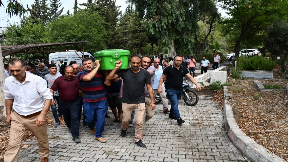 DENİZDE BOĞULAN KIZ KARDEŞLER, SON YOLCULUKLARINA UĞURLANDI