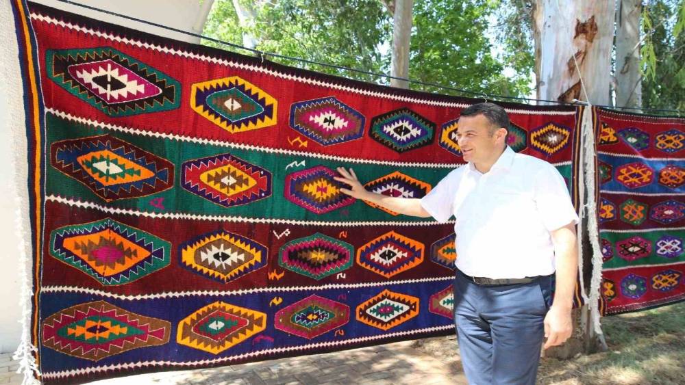 KAŞ’TA “BARAK KİLİMİ” DOKUMACILIĞI BAŞLATILDI