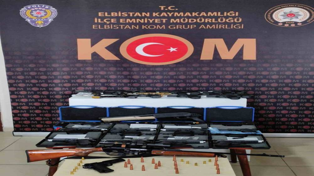 RUHSATSIZ SİLAHLAR ELE GEÇİRİLDİ, 2 ŞÜPHELİ GÖZALTINA ALINDI