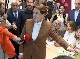 İYİ PARTİ LİDERİ MERAL AKŞENER OYUNU KULLANDI