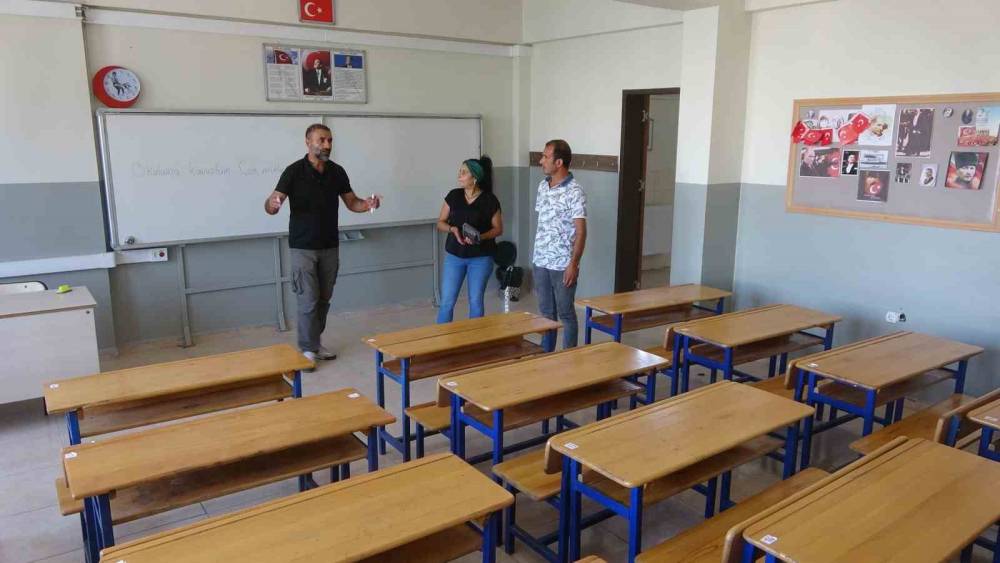 313 BİN ÖĞRENCİNİN DERS BAŞI YAPACAĞI ENKAZ KENTİN EĞİTİM YUVASI, VELİLERİN İÇİNİ FERAHLATTI