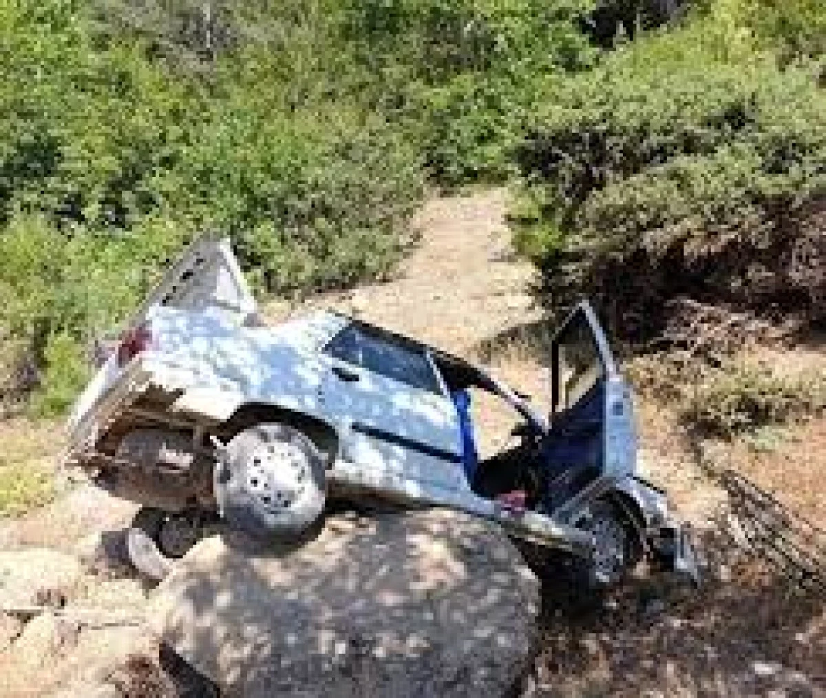 Adana'da Otomobil Şarampole Devrildi: 2 Yaralı