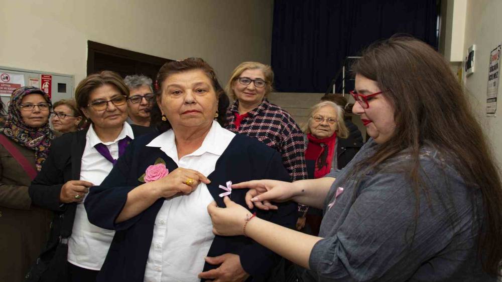 Mersin’de meme kanserine dikkat çeken ’Metamazon’ belgeseli kadınlara izletildi