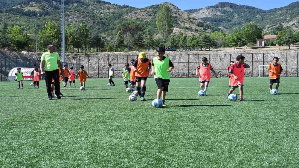 ISPARTA BELEDİYESİ  SPOR KOMPLEKSİNDE YETENEKLİ SPORCULAR YETİŞTİRİLİYOR