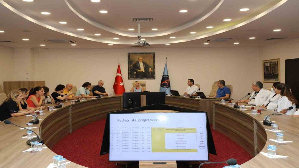 AÜ’DE SEMPTOM TEMELLİ EĞİTİM İÇİN HAZIRLIKLAR TAMAMLANDI