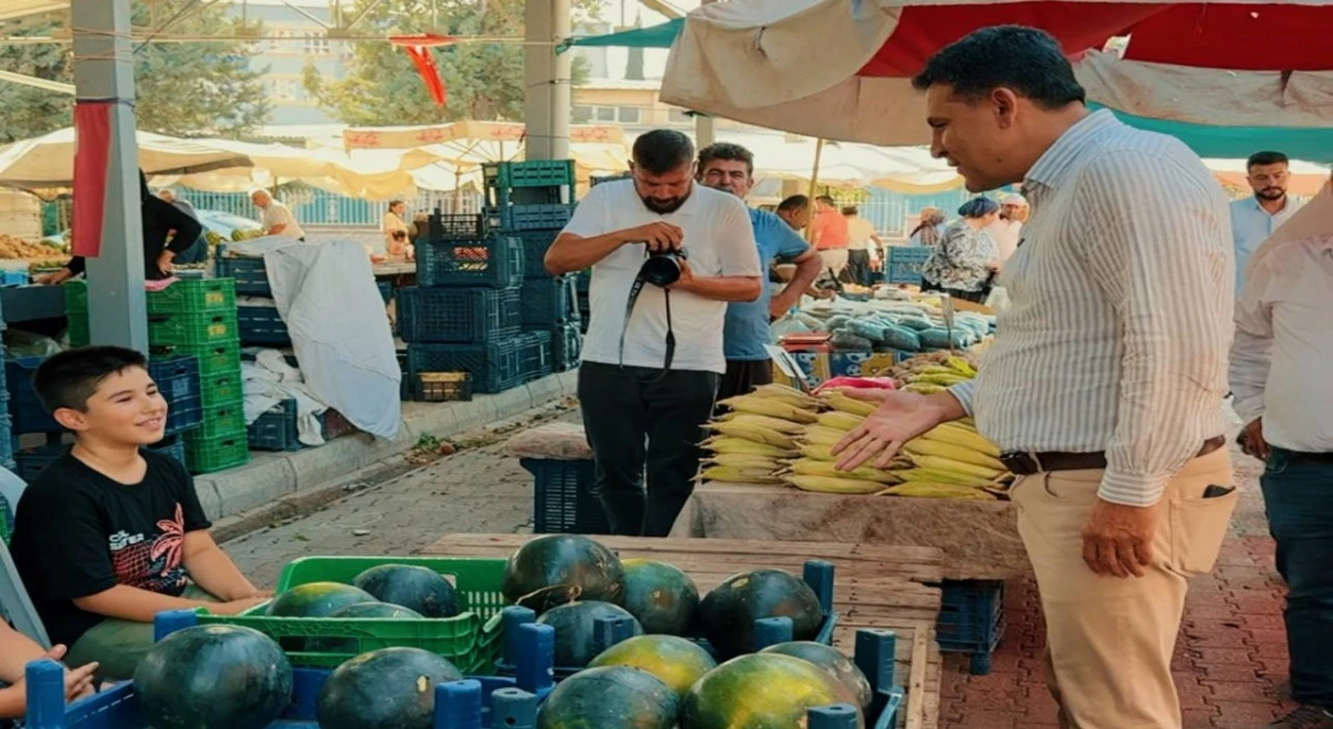 MİNİK PAZARCILAR İLE BAŞKANIN GÜLÜMSETEN ANLARI