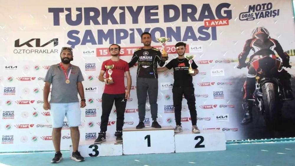 KEPEZ’DE MOTODRAG YARIŞLARI NEFESLERİ KESTİ
