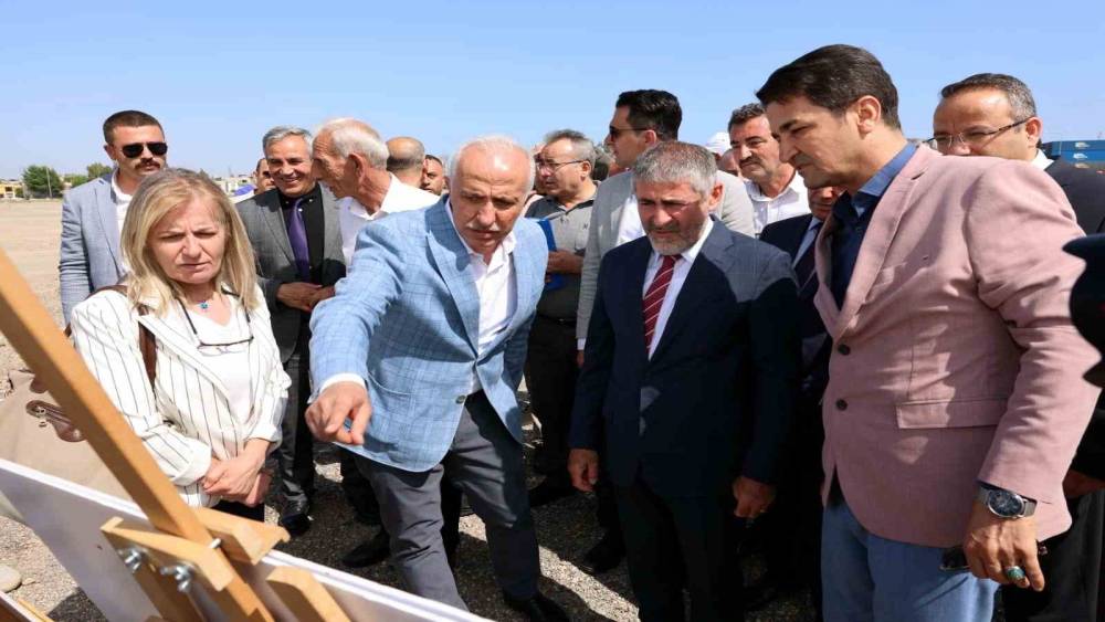 AKDENİZ’DE YENİ VE MODERN BİR GENÇLİK MERKEZİ YÜKSELİYOR