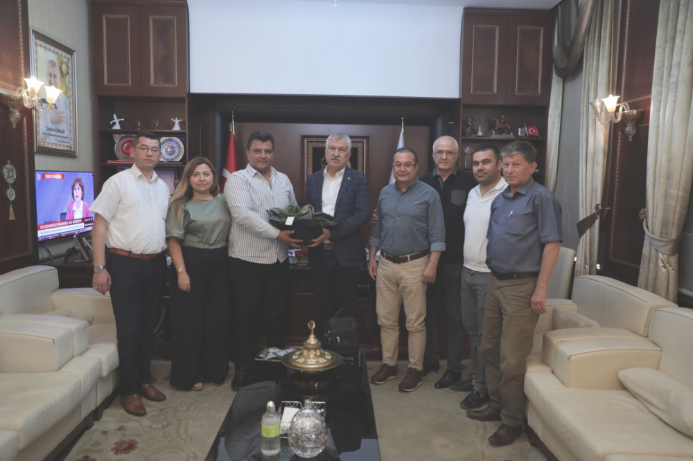 CÜCENOĞULLARI SOSYAL YARDIMLAŞMA VE DAYANIŞMA DERNEĞİ’NDEN BAŞKAN ZEYDAN KARALAR’A TEŞEKKÜR ZİYARETİ