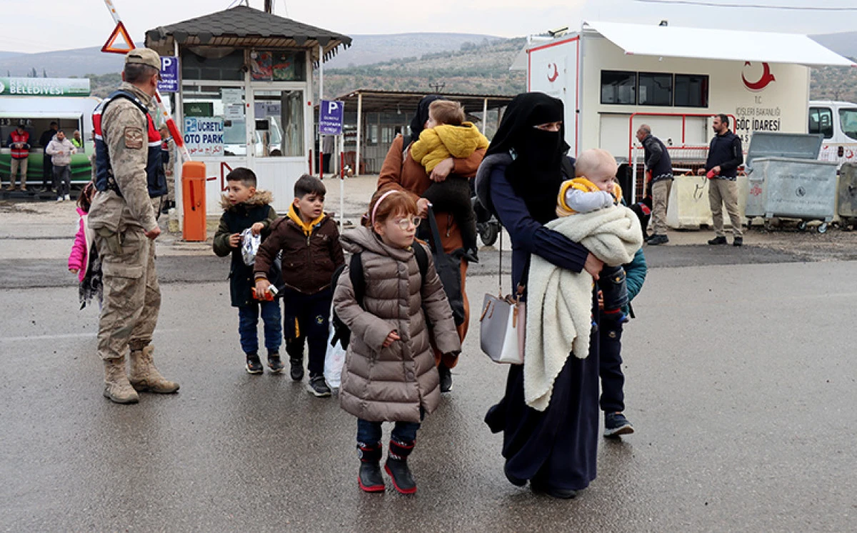 Kilis Öncüpınar Gümrük Kapısı'nda Suriyeli Sığınmacıların Gönüllü Geri Dönüşleri Devam Ediyor