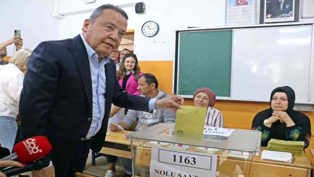BAŞKAN BÖCEK OYUNU KULLANDI: “SONUÇTA ÜLKEMİZ KAZANACAK”