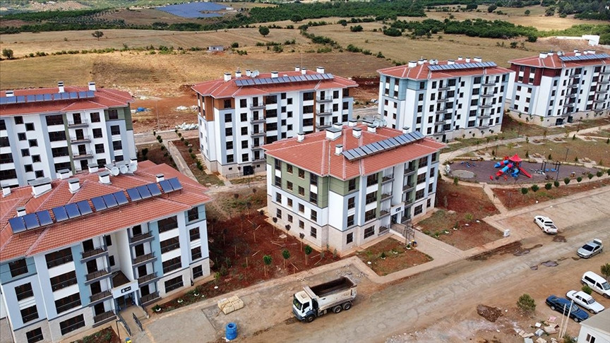 OSMANİYE'DE DEPREMZEDELER YENİ YUVALARININ KAPILARINI AÇIYOR