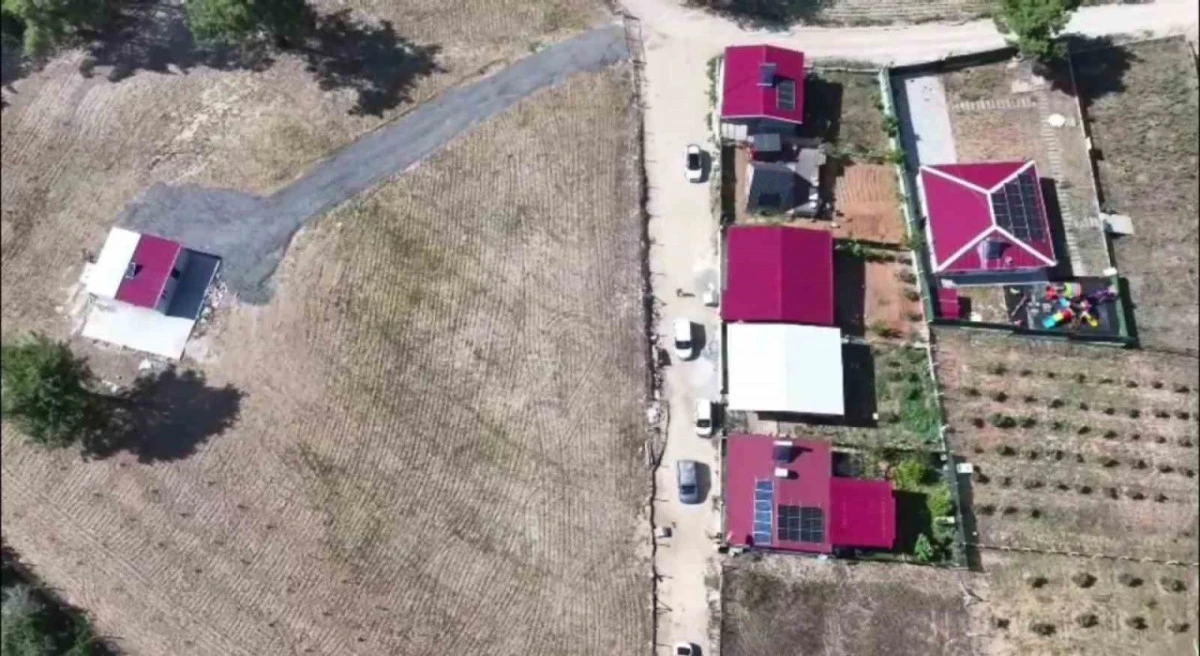FETÖ KORKUSU SALIP, 2 MİLYON 400 BİN TL'LİK VURGUN YAPTILAR