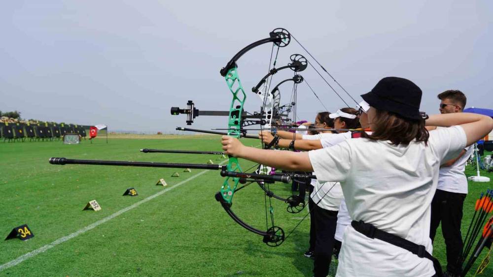 770 SPORCU OKULLAR ARASI OKÇULUK TÜRKİYE ŞAMPİYONASI’NDA YARIŞTI