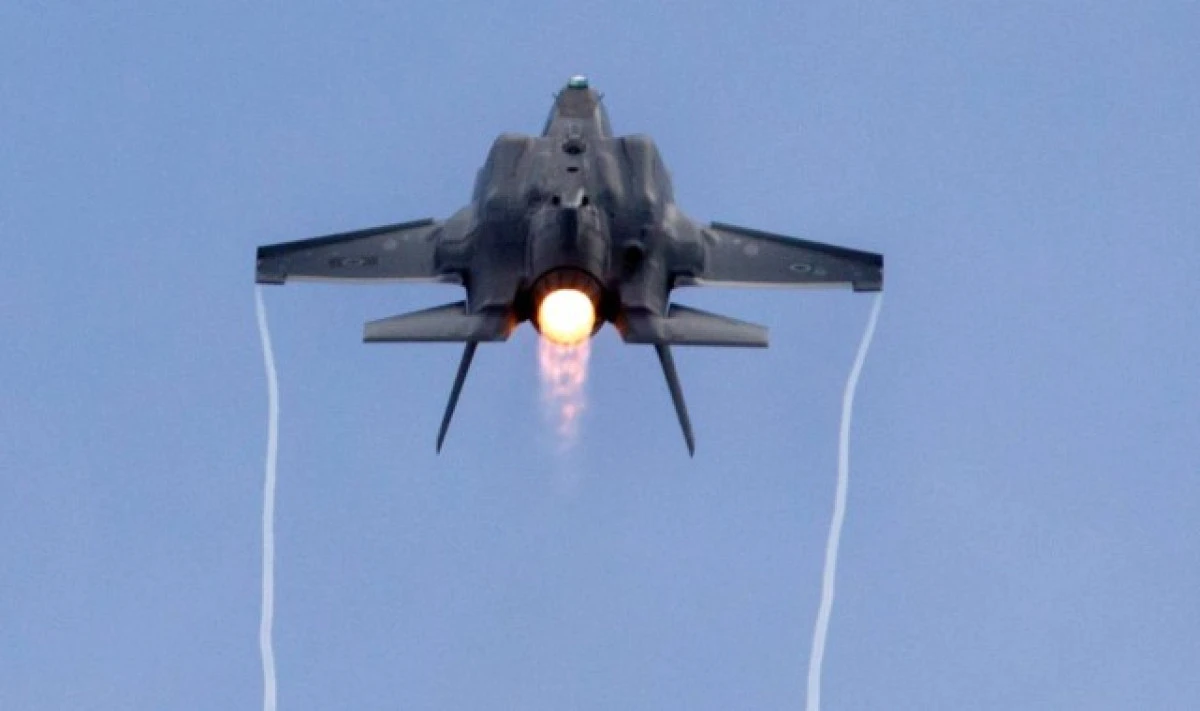 İRAN'DAN JET MİSİLLEME!