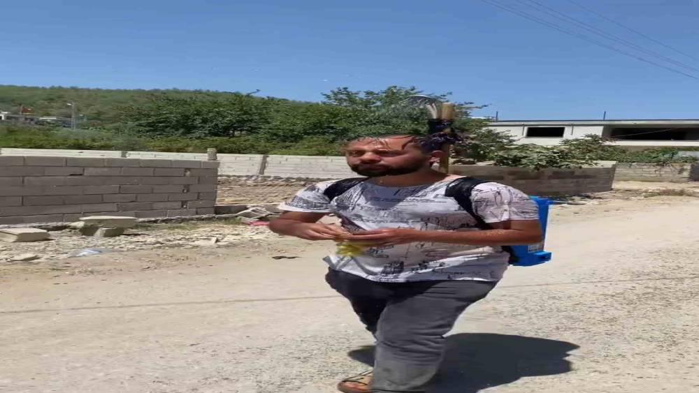 50 DERECEYİ BULAN SICAKTA, DUŞ BAŞLIĞIYLA GEZDİĞİ GÖRÜNTÜLER İLGİ ODAĞI OLDU