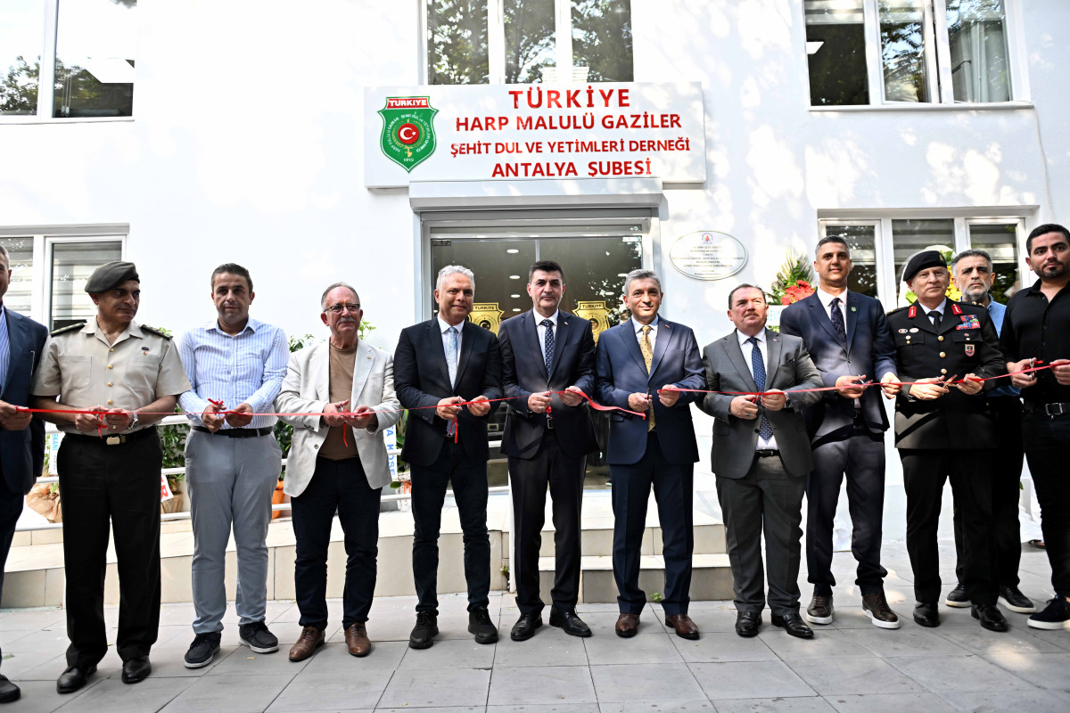 YENİLENEN DERNEK BİNASI AÇILDI