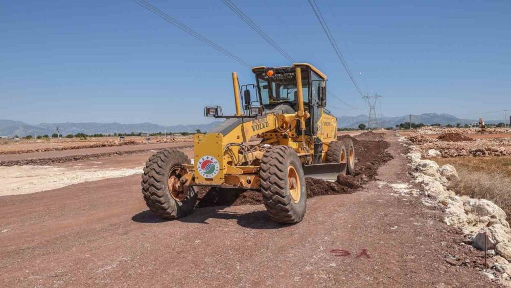 KEPEZ BELEDİYESİ’NDEN ESNAF SİTESİNE YOL DESTEĞİ