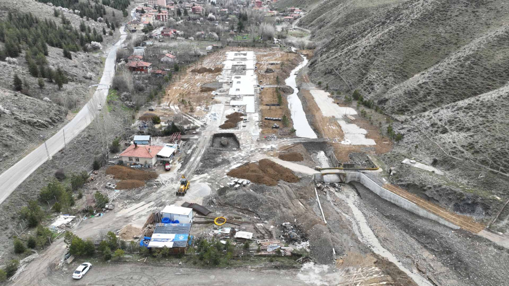 MAMAK KUSUNLAR ANI PARKI’NDA ÇALIŞMALAR DEVAM EDİYOR